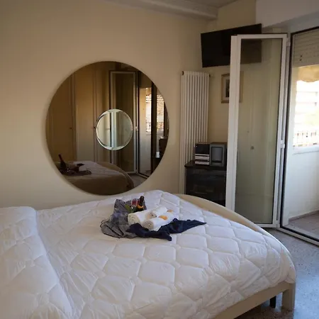 酒店 Cristina Hospitality (adults Only) 3*