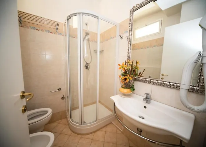 Cristina Hotel 3*